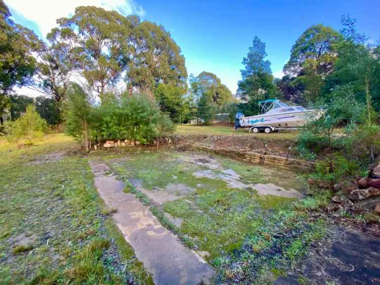 Vacant Lot Overlooking Coulls Inlet Bottom Lake