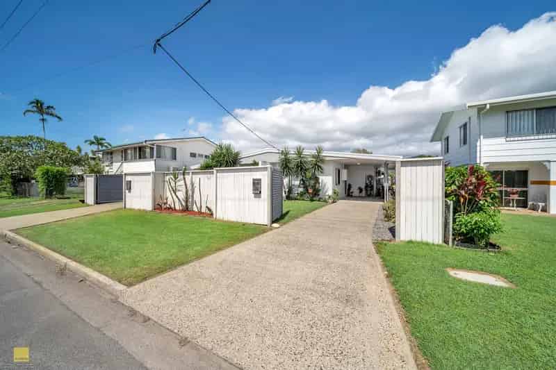 Duplex - 4 x 2 - Immaculate - Strong Returns & Superb Location