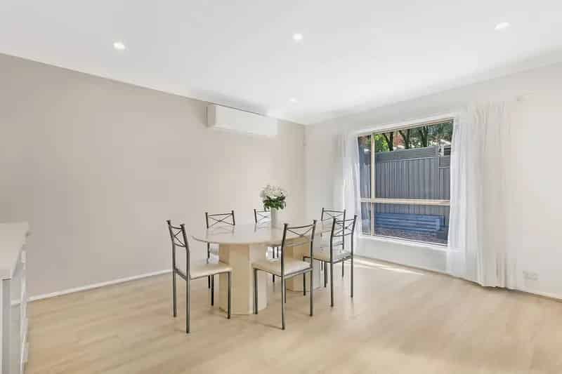 Elegant Low-maintenance Living In Quiet Cul-De-Sac