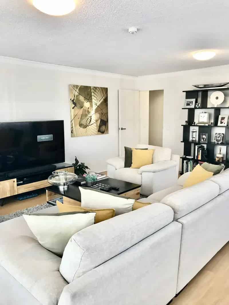 Rent Large North East Corner Apartment in Surfers Paradise with Views