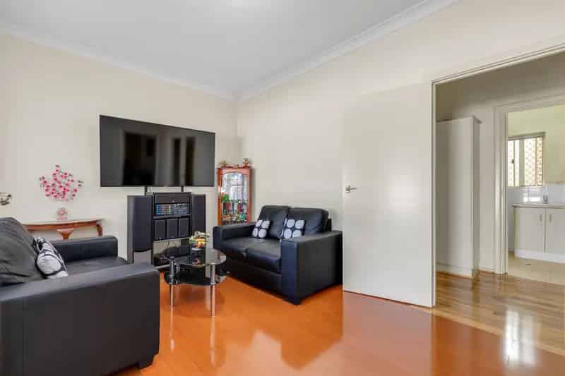 STUNNINGLY RENOVATED 3 BEDROOM SEMI-DETACH