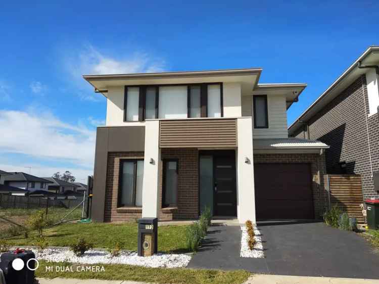 4 Bedroom Modern House for Lease Edmondson Park