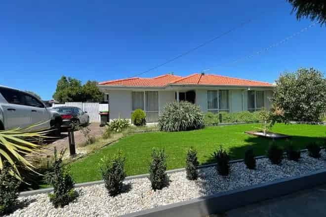 House For Sale , 20, Argyle Crescent, Melbourne, Victoria