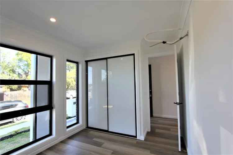 For Sale Modern Townhouse in Clayton South with Quality Features