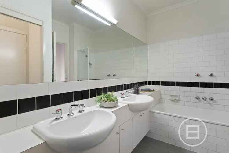 House For Sale in Melbourne, Victoria