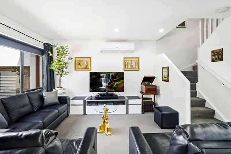 Buy Townhouse Near Lake Wendouree with Modern Features