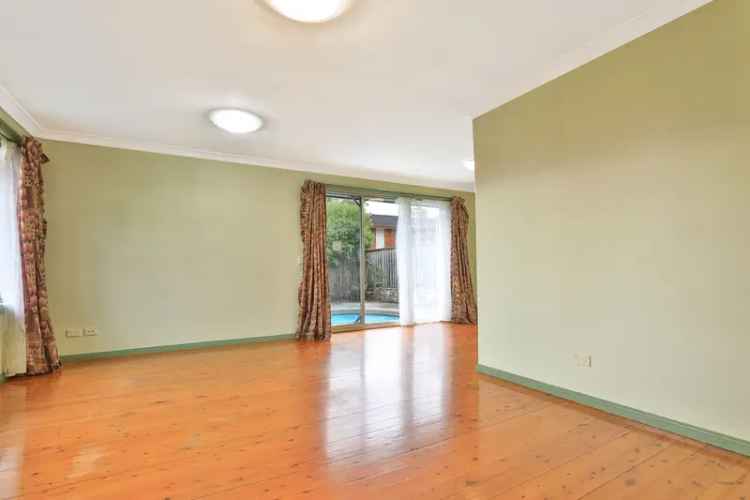 4 rooms house of 243 m² in Sydney