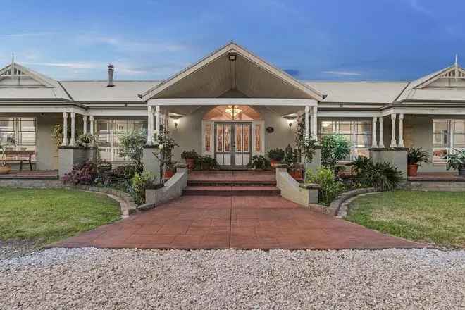 Spectacular Acreage Estate with Mountain & Dam Views Near North Richmond