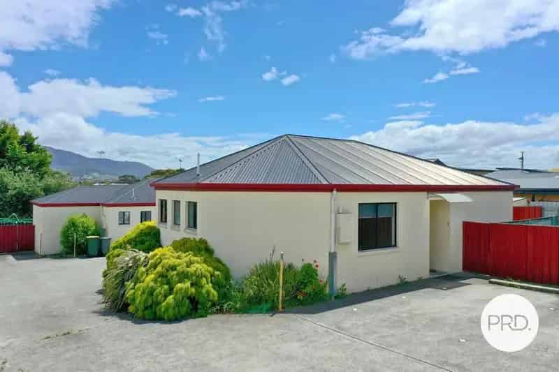 Great Investment Opportunity - 2 Bedroom Brick Villa Unit!