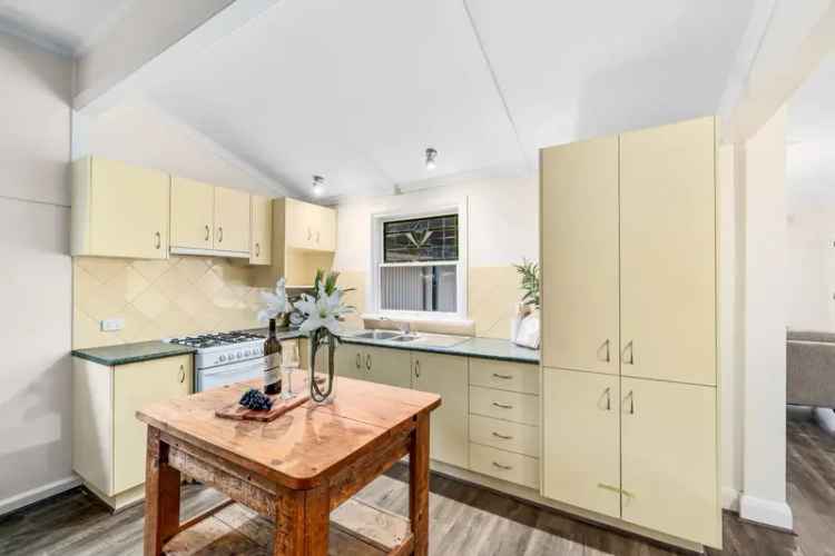 Charming Weatherboard Home in Central Werribee