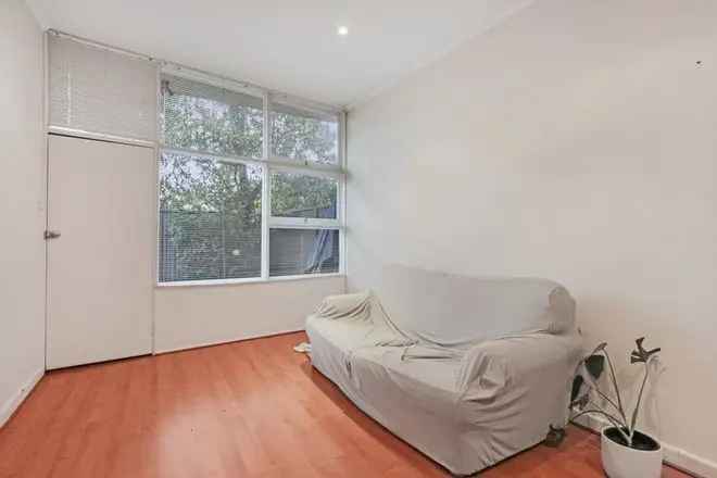 Apartment For Rent in Adelaide, South Australia