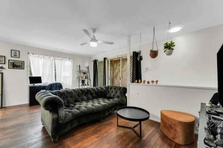 3 Bed 1 Bath High Set Home Kingston QLD