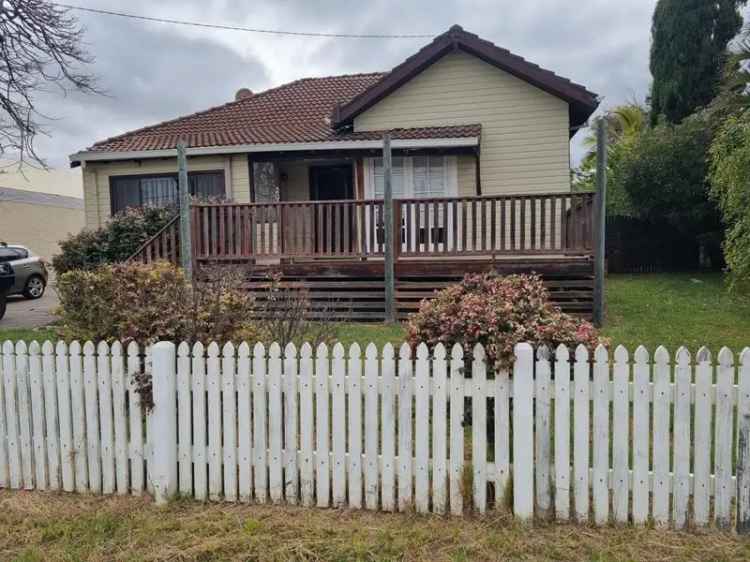 House For Sale in Geraldton, Western Australia