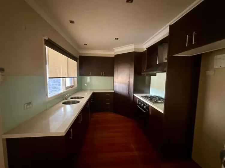 4 Bedroom 188m² House Melbourne Modern Luxury Spacious Family Home