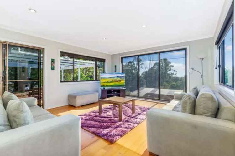 Buy rural property with majestic views in Kilmore East