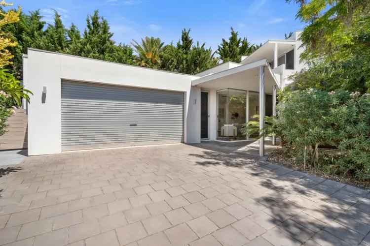 Luxury Coastal Home near Tennyson Beach Adelaide