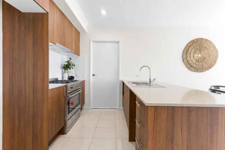 Lease 4 Bedroom House in Warnervale with Modern Features