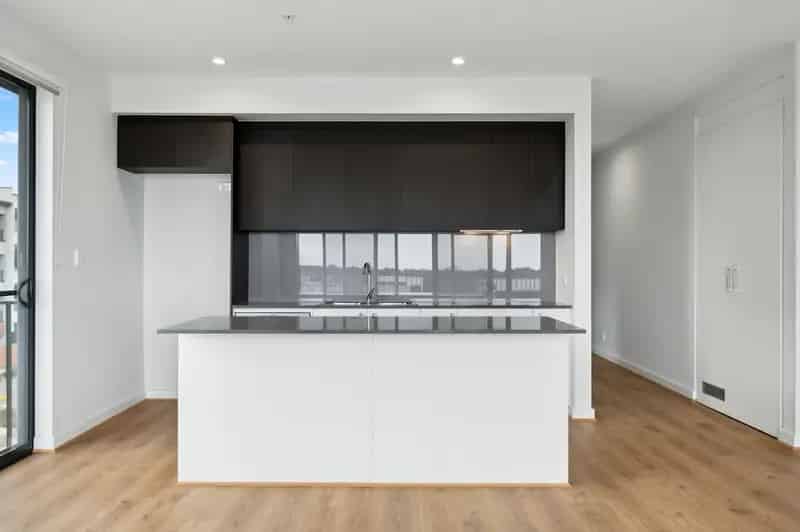 Near New Top Floor Apartment