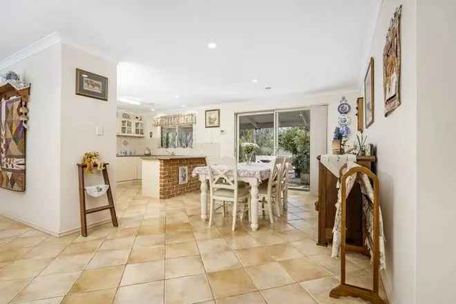 7 Trant Road Moresby Family Home