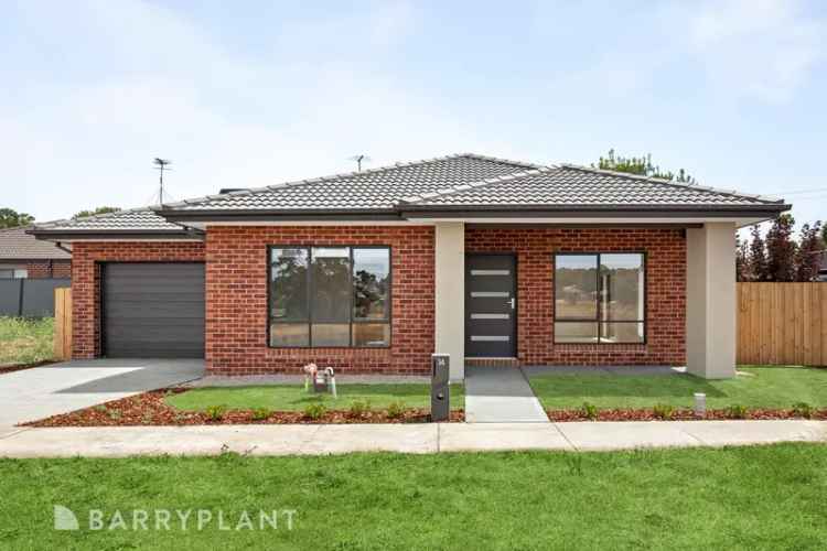 Buy House Modern Low Maintenance Living in Sought After Area