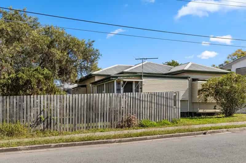 Charming 2-Bedroom House for Lease in Booval