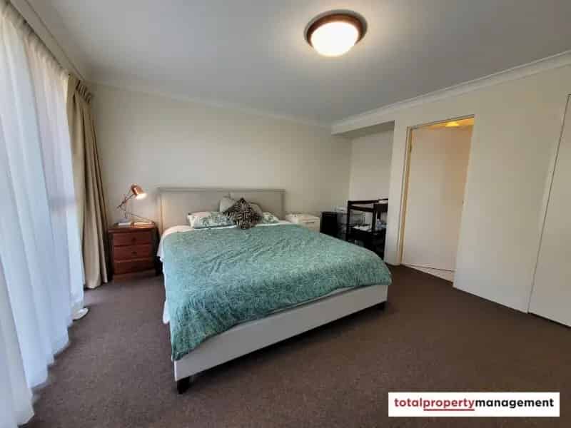 Outstanding Two Bedroom Townhouse In The Heart Of Kingston