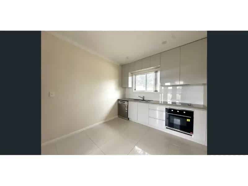 "Stunning Grannyflat For Rent In The Heart Of Penrith - Luxury Living At Its Finest!"