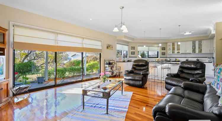 House For Sale in Sheffield, Tasmania