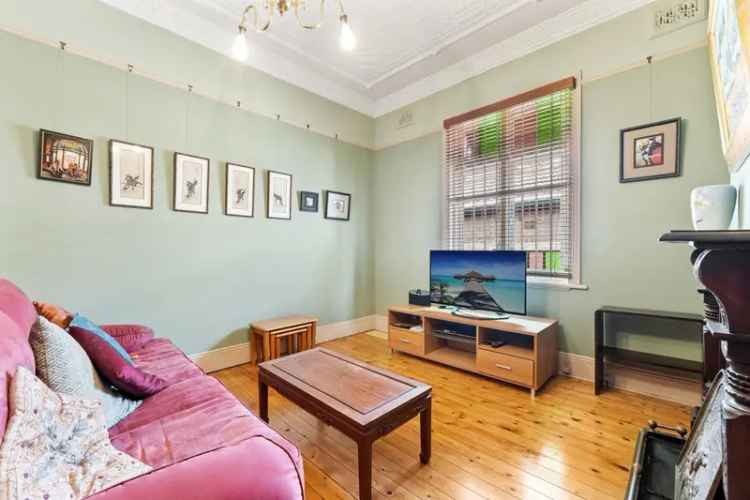 Large double fronted house in the heart of Dulwich Hill