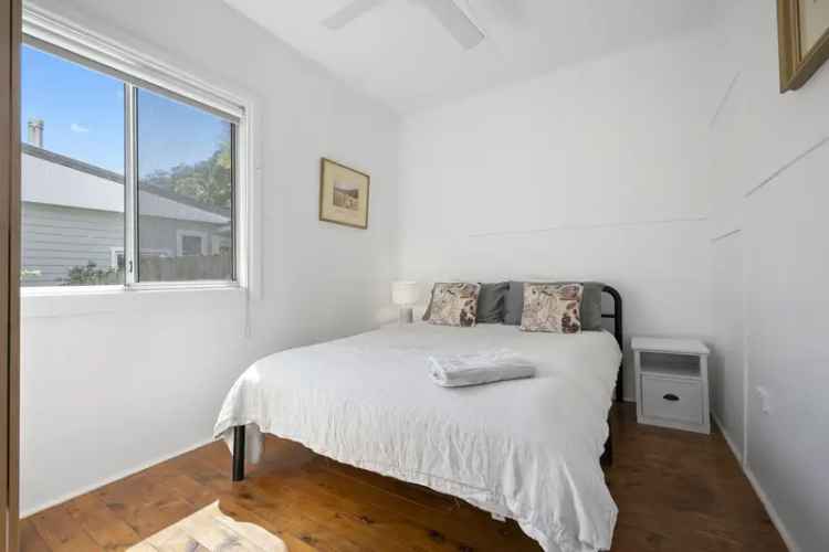 Hawkesbury River Waterfront Cottage - Boat Access Only