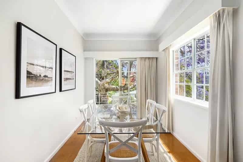 Lease Family Home in Freshwater with Garage and Outdoor Courtyard