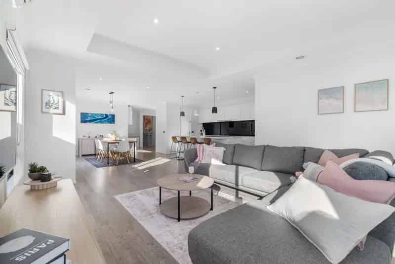 Contemporary Family Entertainer with Stylish Flair
