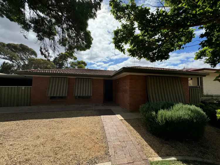 4 Bedroom Home in the heart of Waikerie