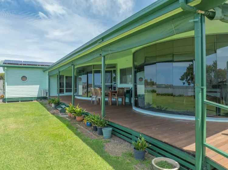 House For Sale in Eagle Point, Victoria