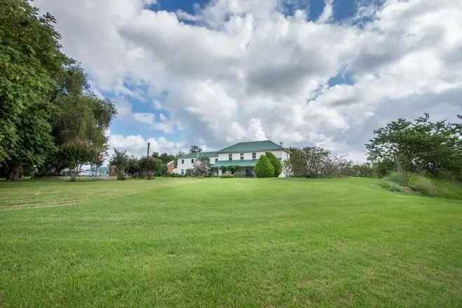 Historic Homestead on 266 Acres Richmond