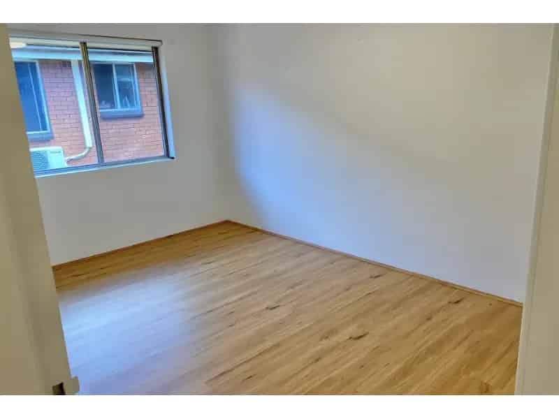 Renovated 1Br Unit! New Wood Floors, Paint, Ac, Mbir! Walk To Train & Stockland.