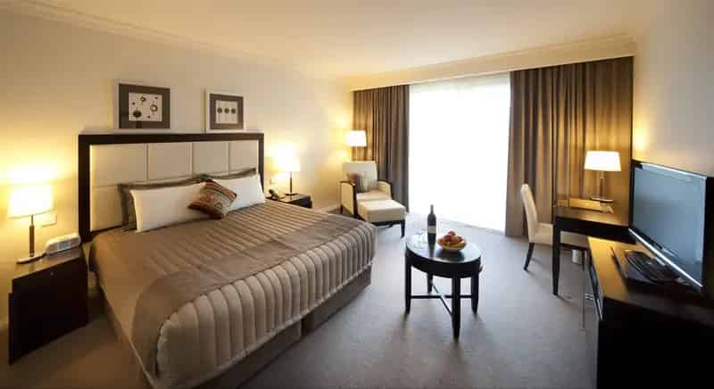 Buy Well Known Hotel in Regional Victoria with Restaurant and Long Lease