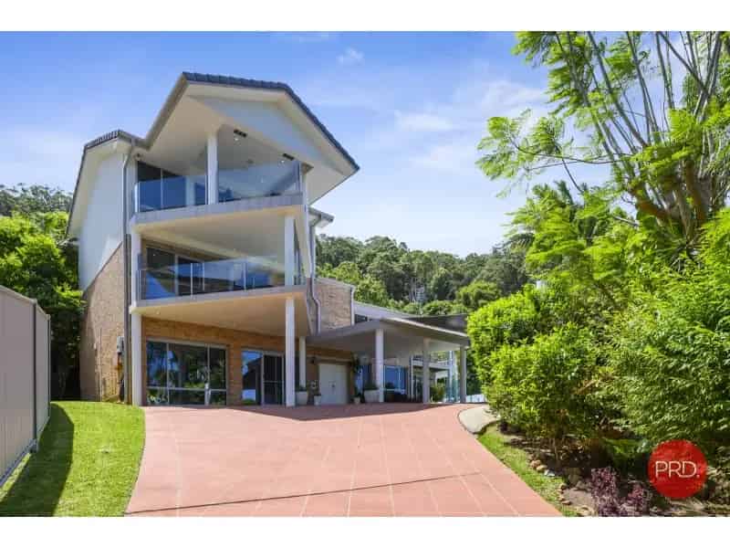 Large Family Home With Pool - Granny Flat Not Included