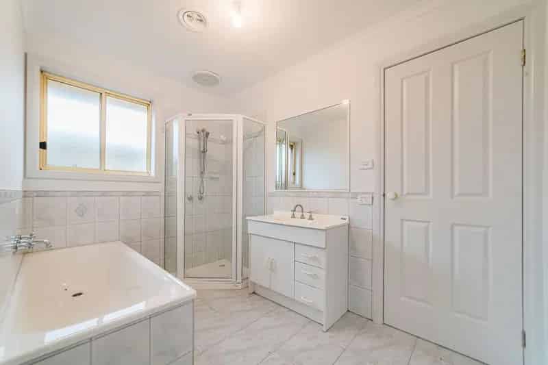 2 rooms house of 210 m² in Melbourne