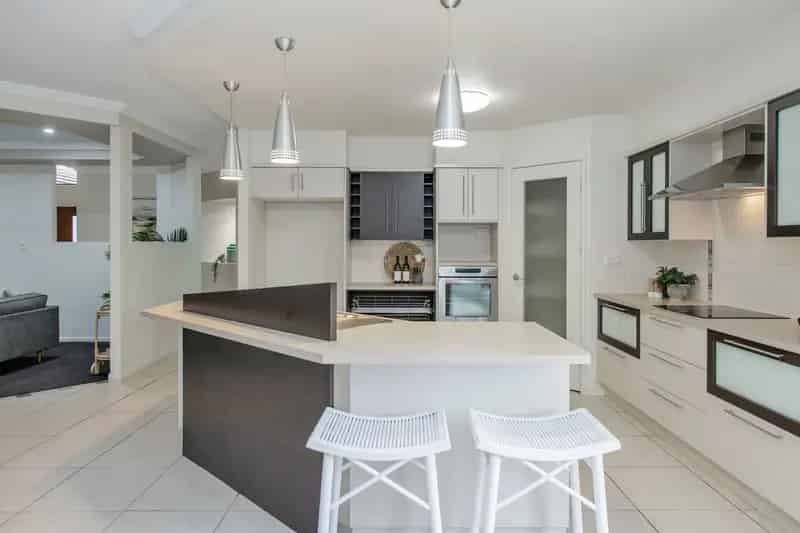 Buy House in Kalynda with Luxury Features and Spacious Living
