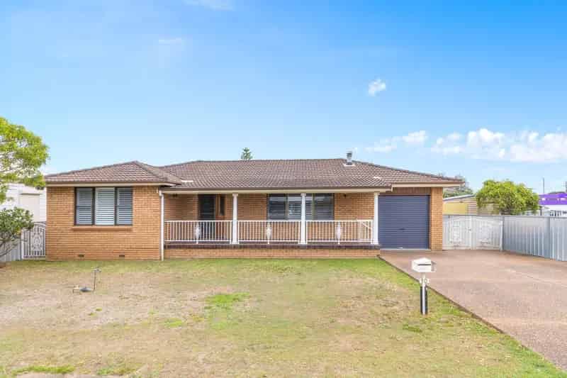 Real Estate For Lease - 10 Catherine Street - Cessnock , NSW