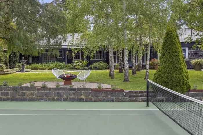 House For Sale in Melbourne, Victoria