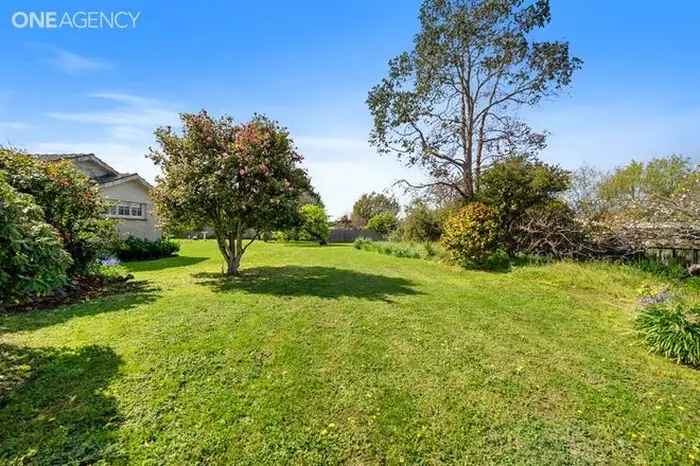 Land For Sale in Devonport, Tasmania