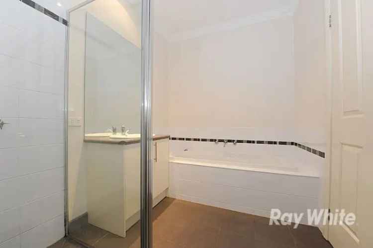 Buy 3 Rooms Apartment in Melbourne with Privacy and Large Garage