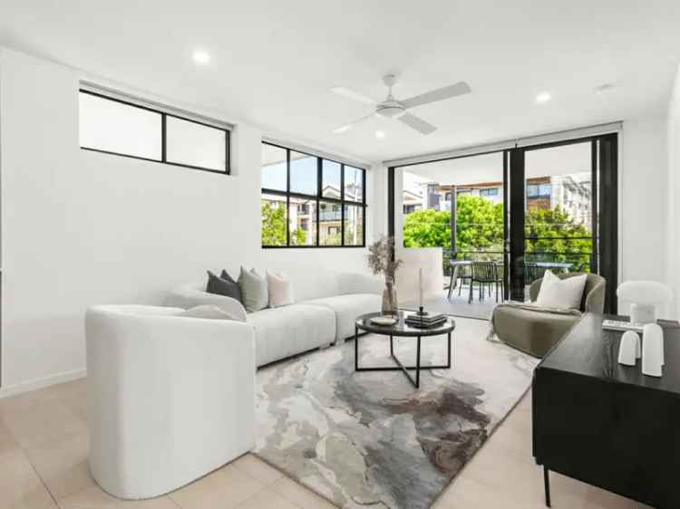 Luxury Brisbane Apartment near CBD - 2 Bed, 2 Bath