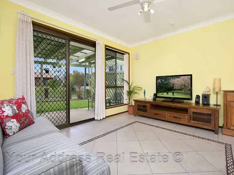Real Estate For Lease - 2 Cygnus Court - Regents Park , QLD