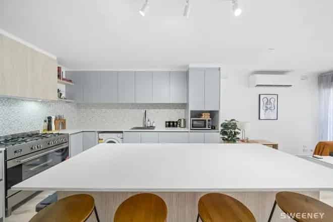 House For Rent , 57, High Street South, Melbourne, Victoria