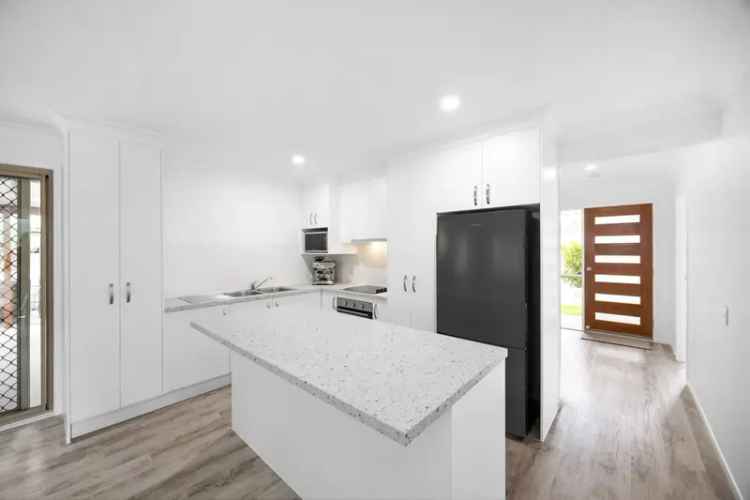 Buderim Home 3 Bed Modern Open Plan Large Backyard Shed