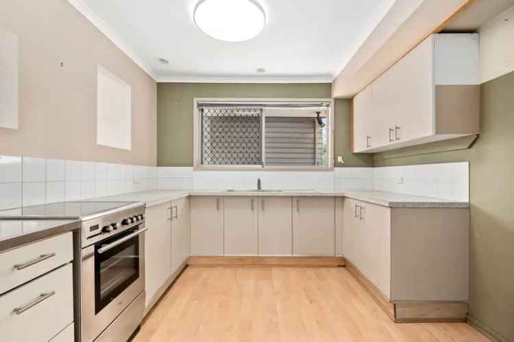 Regents Park Family Home For Lease - 3 Beds, Modern Amenities