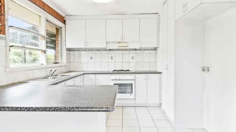 Renovator's Delight - lots of potential 589m²